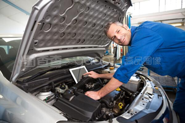 平板電腦與專業智慧 汽車電腦板維修技工的技能升級之路